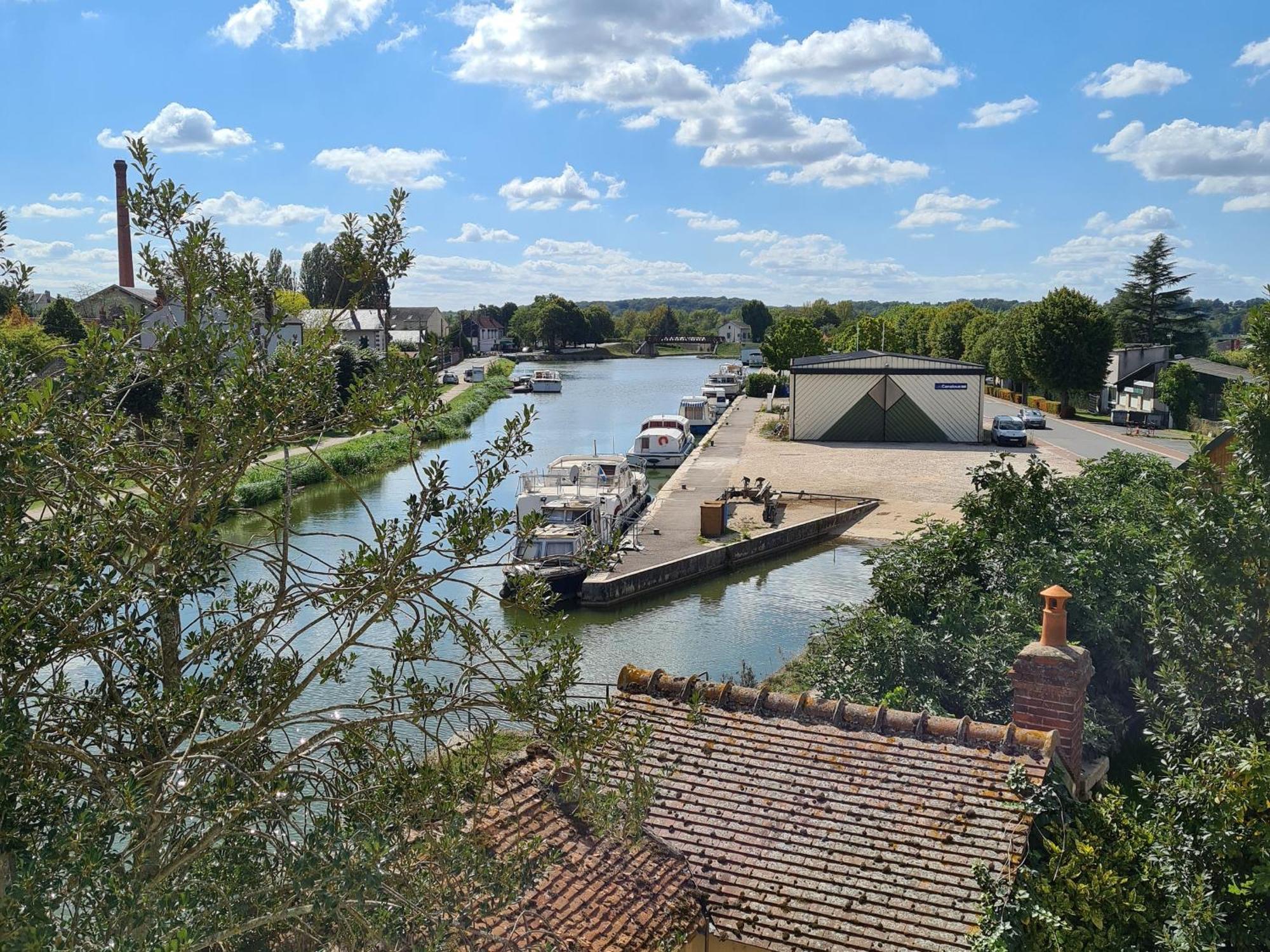 Chambre Pmr Tout Confort Avec Terrasse En Bord De Canal, Animaux Acceptes, Proche Centre-Ville De Briare - Fr-1-590-368 Esterno foto