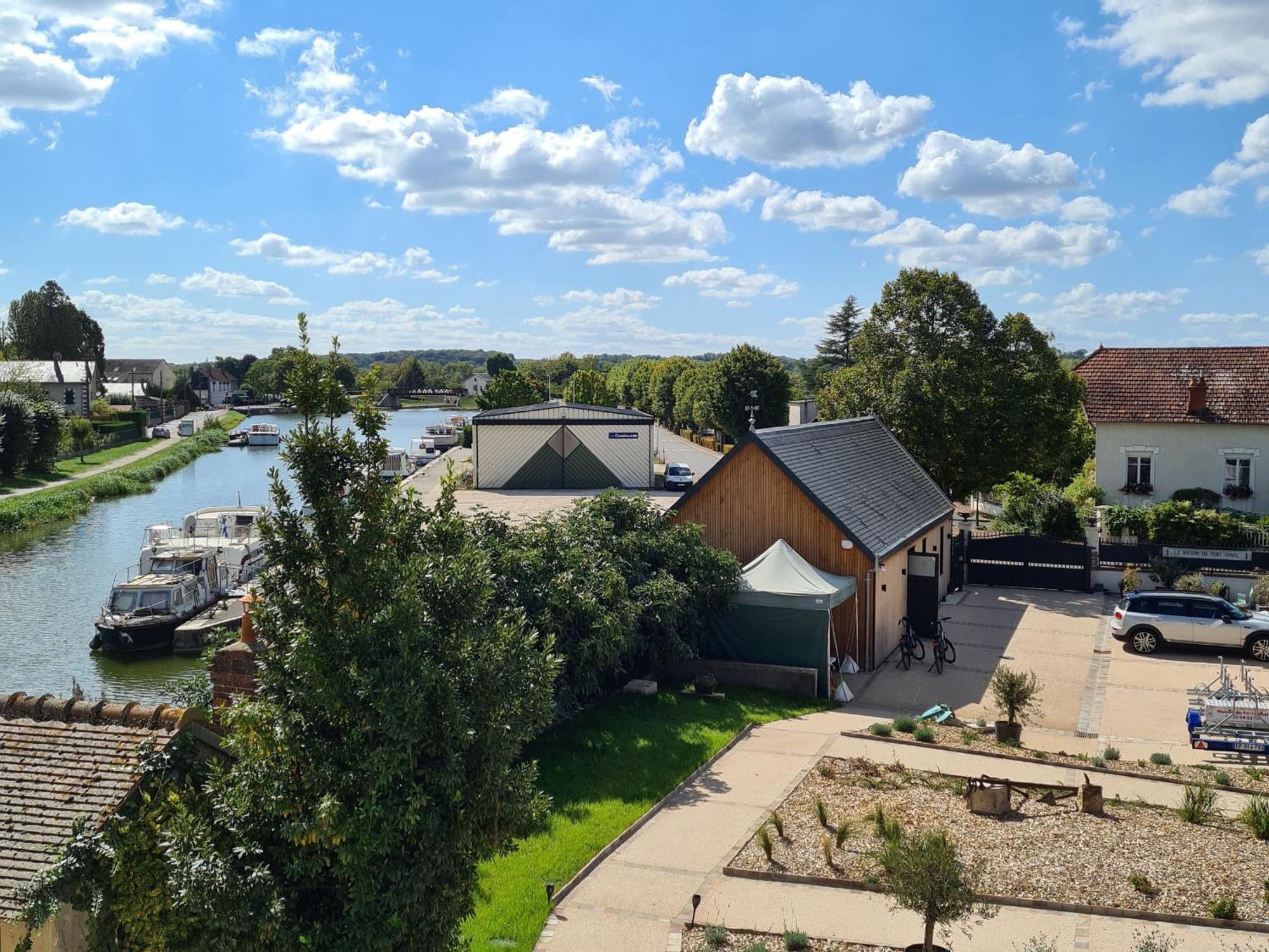 Chambre Pmr Tout Confort Avec Terrasse En Bord De Canal, Animaux Acceptes, Proche Centre-Ville De Briare - Fr-1-590-368 Esterno foto