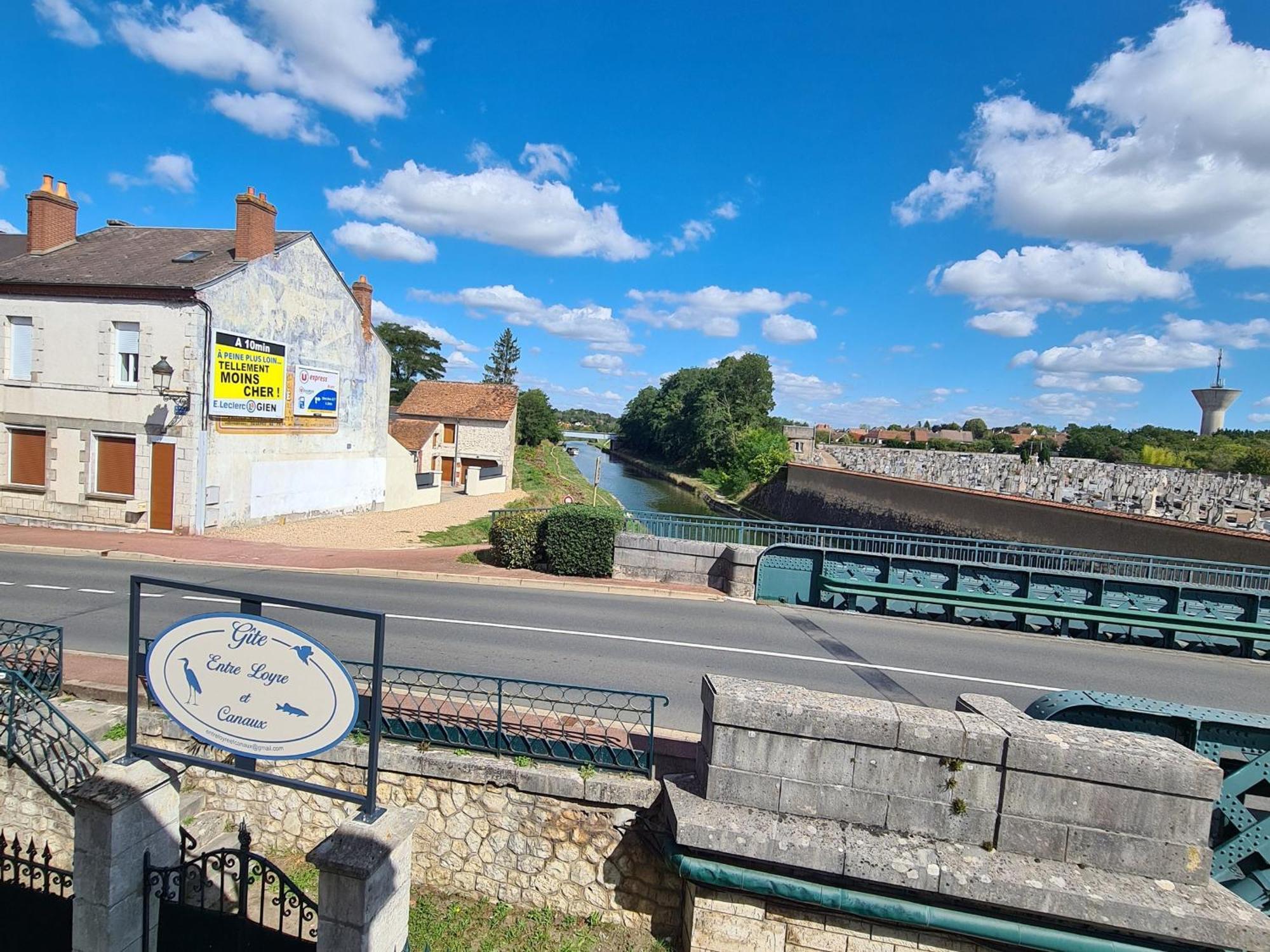 Chambre Pmr Tout Confort Avec Terrasse En Bord De Canal, Animaux Acceptes, Proche Centre-Ville De Briare - Fr-1-590-368 Esterno foto